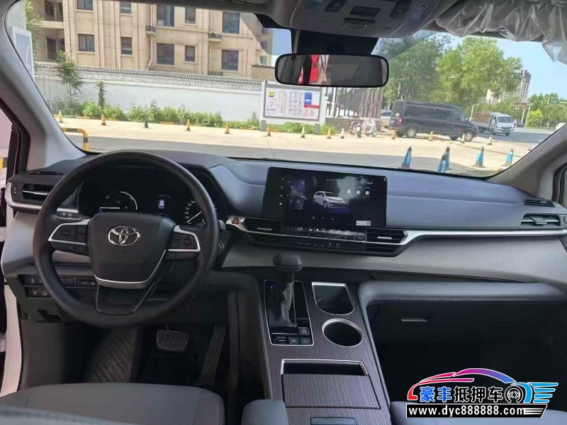 25年丰田格瑞维亚轿车抵押车出售