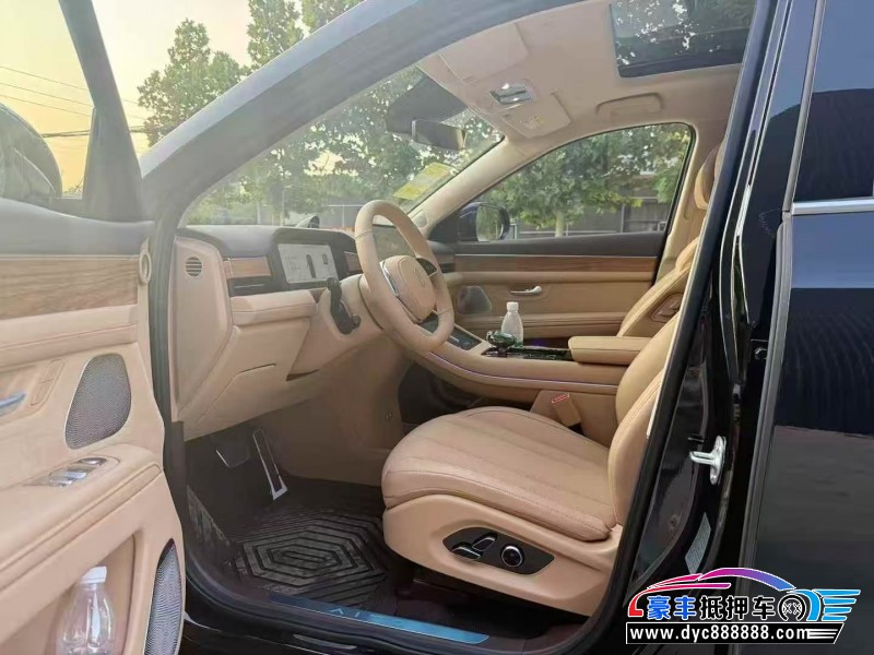 25年华为问界轿车抵押车出售