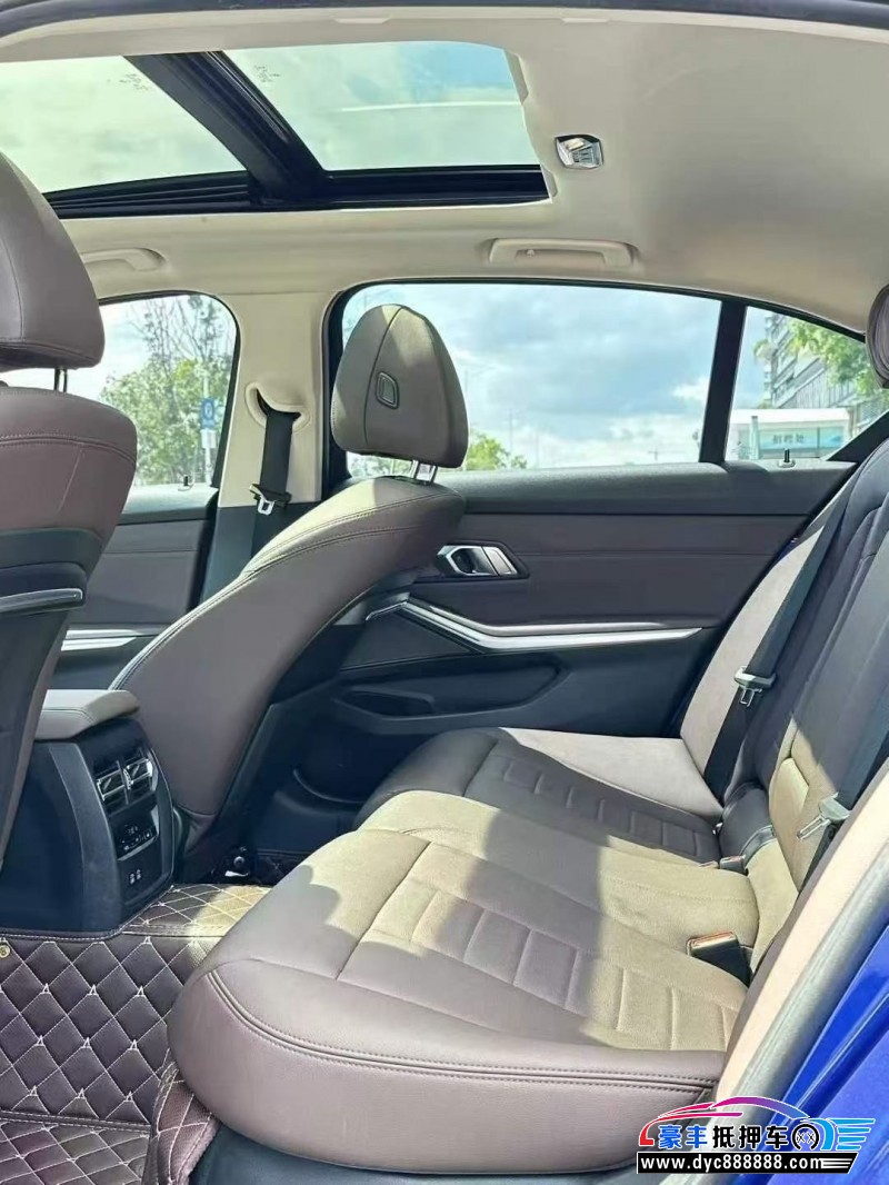 20年宝马3系轿车抵押车出售