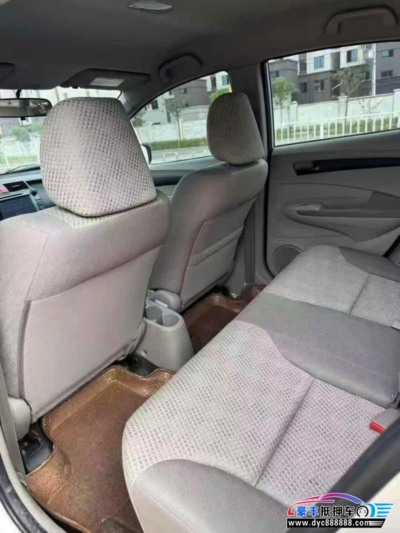 15年本田锋范轿车抵押车出售