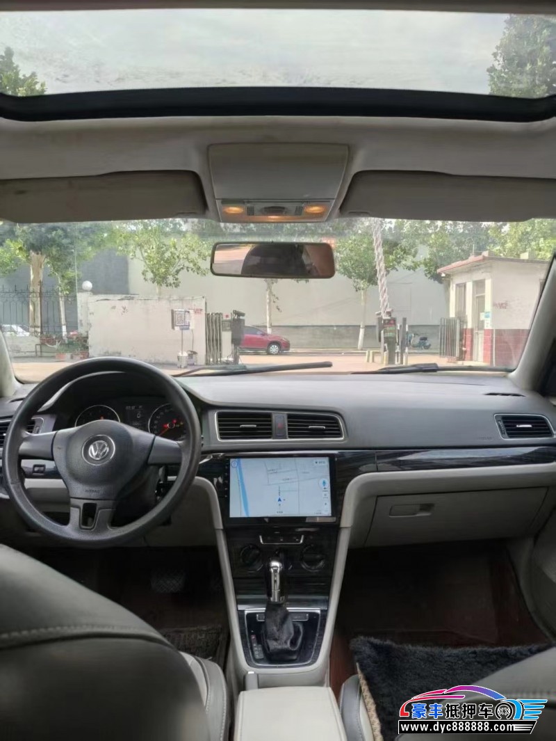 14年大众朗行轿车抵押车出售