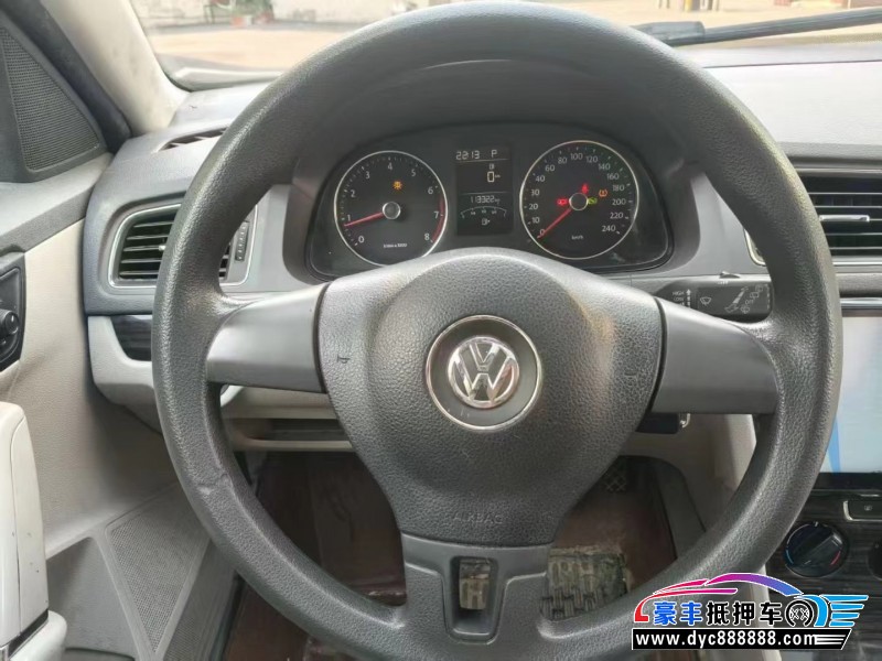 14年大众朗行轿车抵押车出售