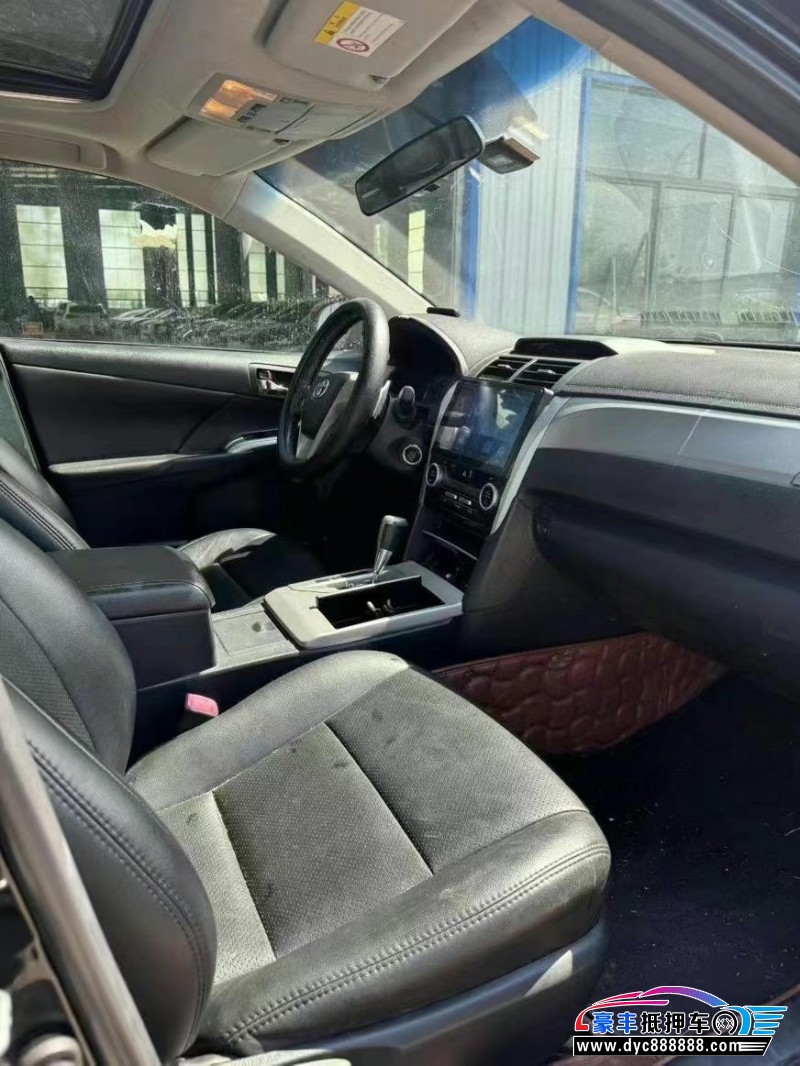 13年丰田凯美瑞轿车抵押车出售