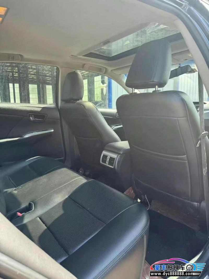 13年丰田凯美瑞轿车抵押车出售