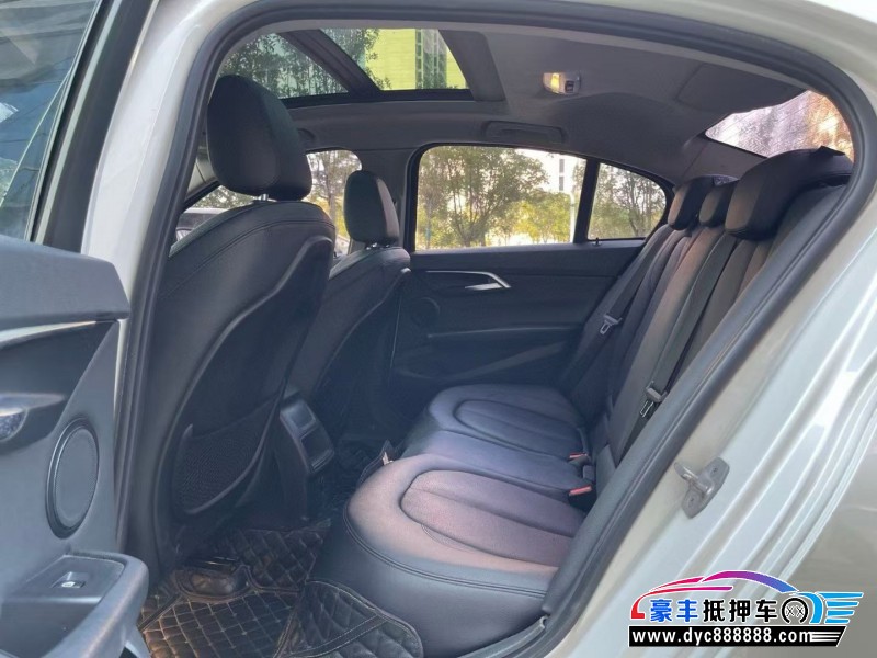 18年宝马1系轿车抵押车出售