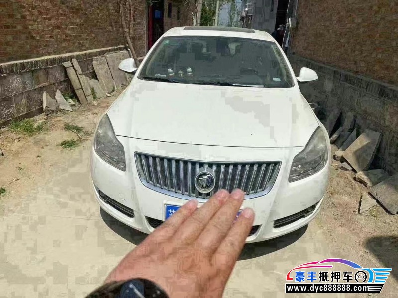 13年别克君威轿车抵押车出售