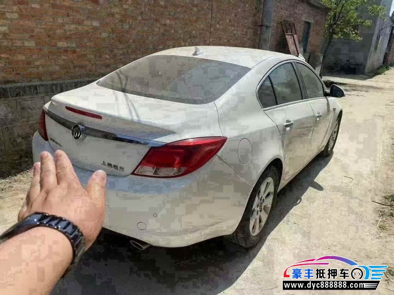 13年别克君威轿车抵押车出售