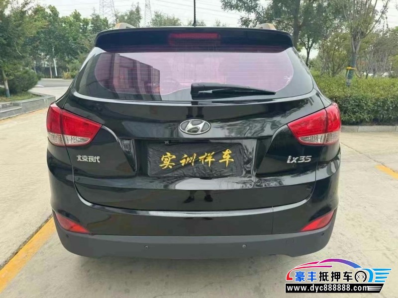 13年现代ix35轿车抵押车出售