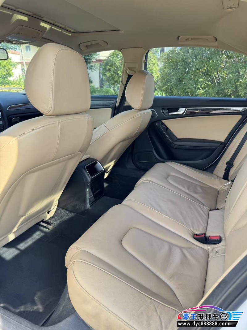 12年奥迪A4L轿车抵押车出售