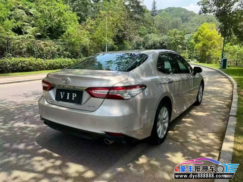 18年丰田凯美瑞轿车抵押车出售