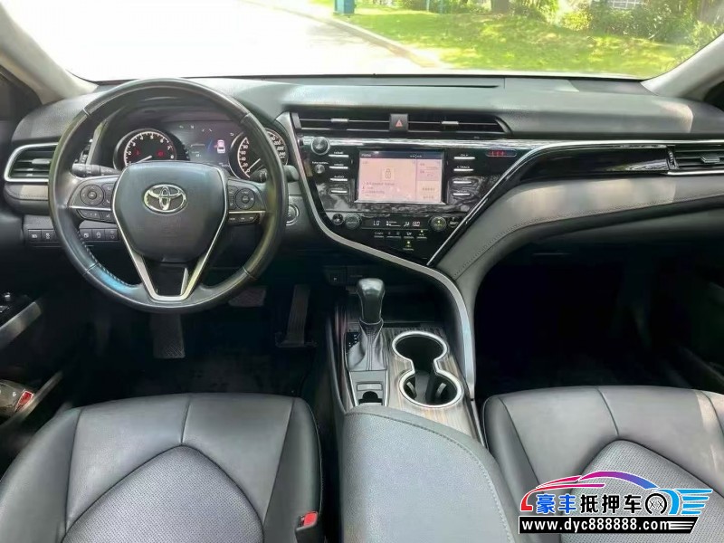 18年丰田凯美瑞轿车抵押车出售