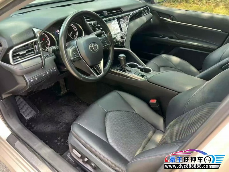 18年丰田凯美瑞轿车抵押车出售