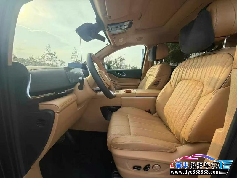 25年岚图梦想家轿车抵押车出售