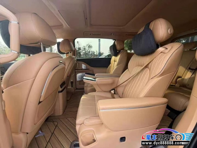 25年岚图梦想家轿车抵押车出售