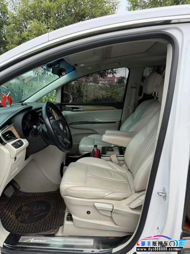 18年别克GL8轿车抵押车出售