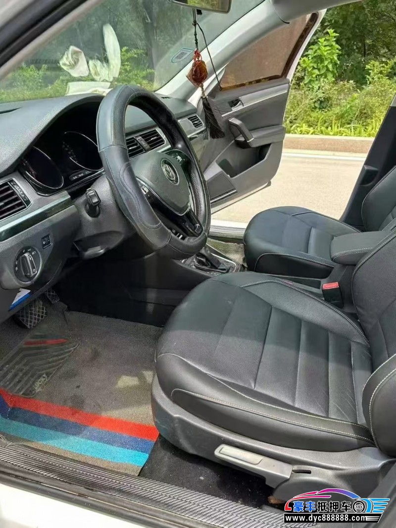 18年大众宝来轿车抵押车出售