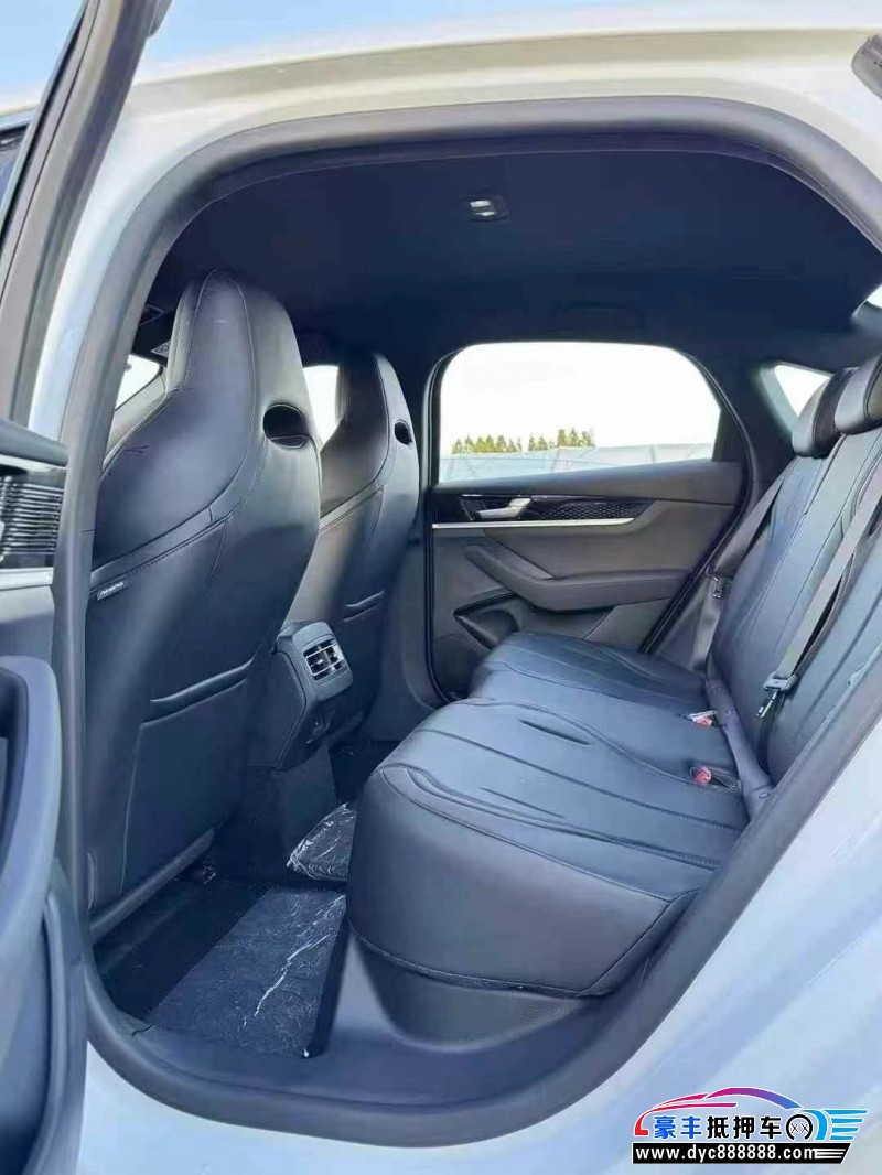 25年比亚迪秦轿车抵押车出售