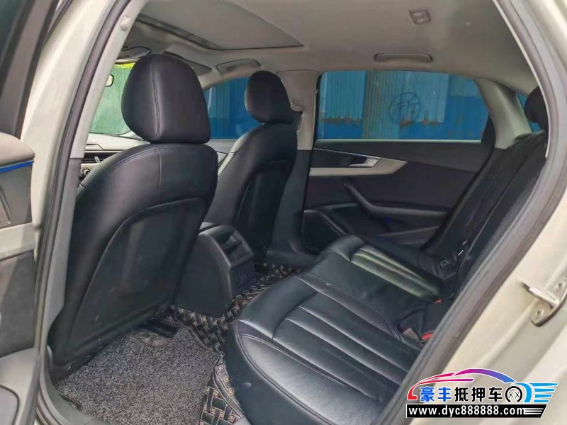 17年奥迪A4L轿车抵押车出售