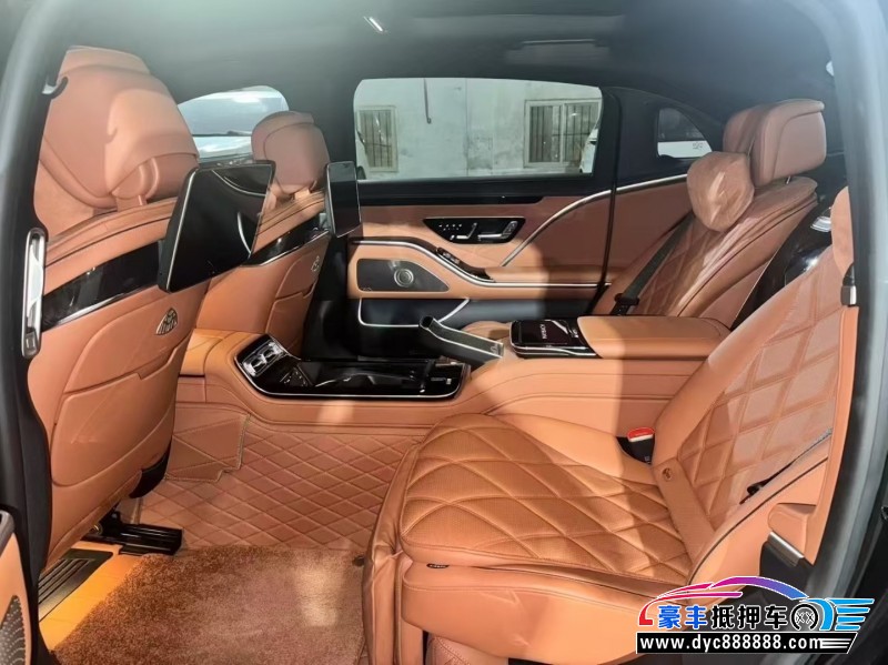 23年奔驰迈巴赫S级轿车抵押车出售