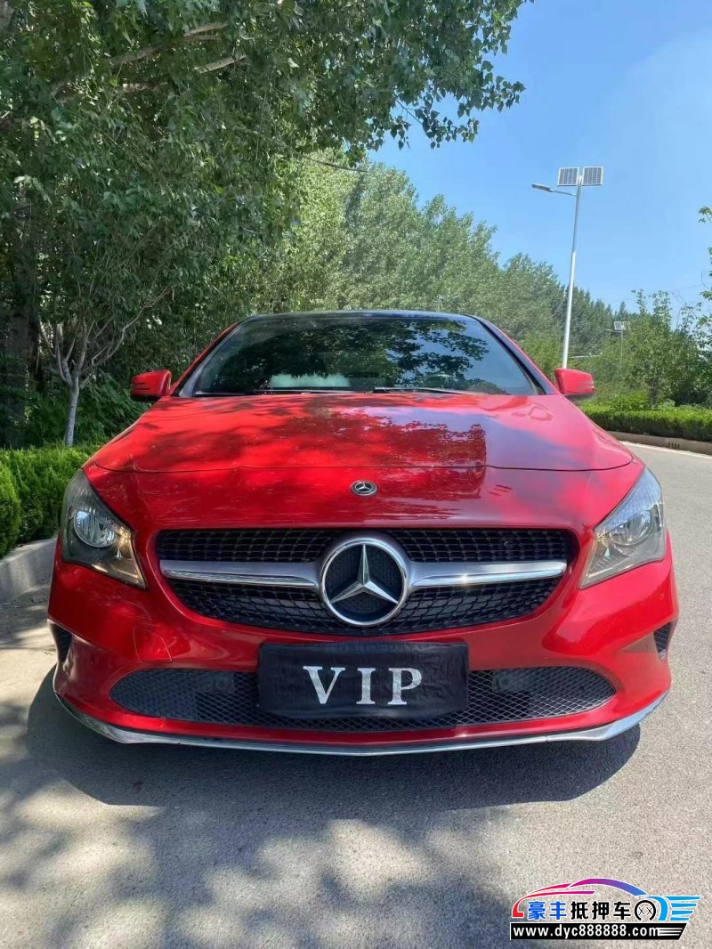 17年奔驰GLA轿车抵押车出售
