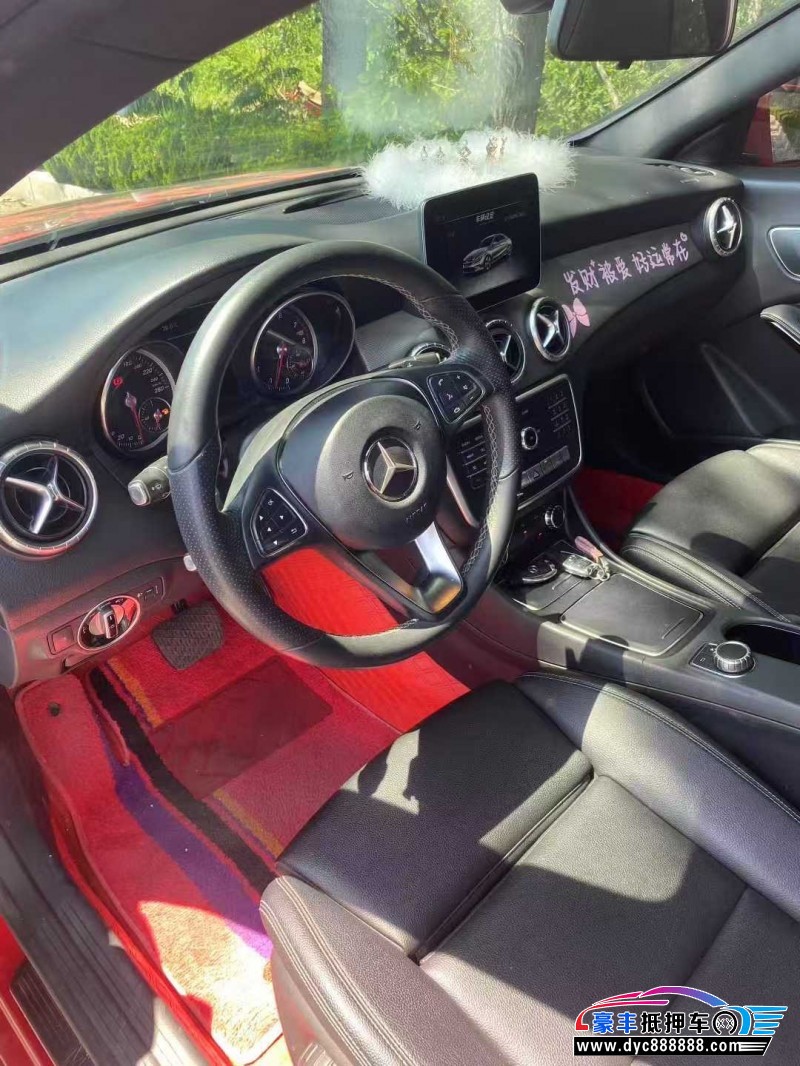 17年奔驰GLA轿车抵押车出售