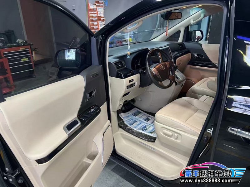 14年丰田埃尔法轿车抵押车出售