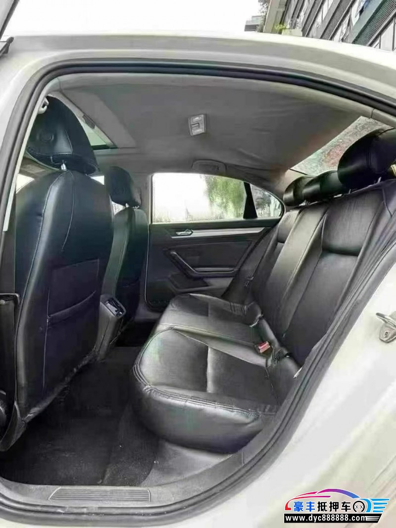 16年大众凌渡轿车抵押车出售