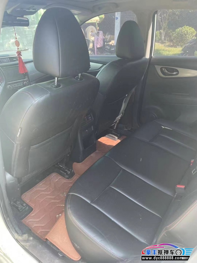 21年日产逍客轿车抵押车出售