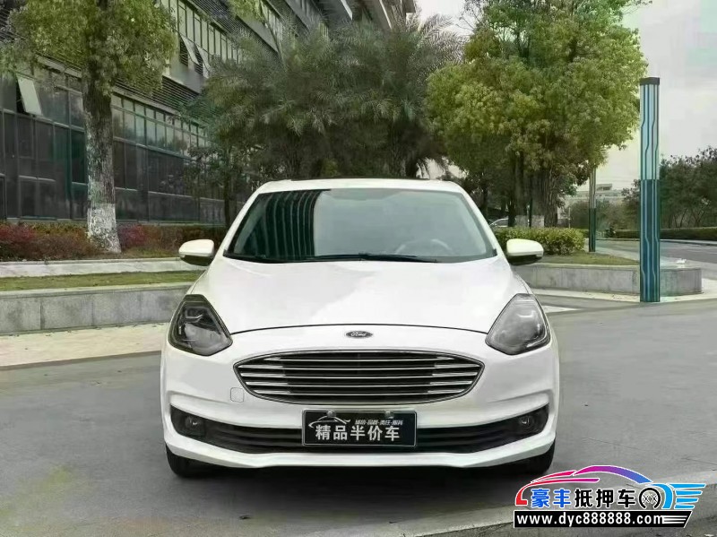 20年福特福睿斯轿车抵押车出售