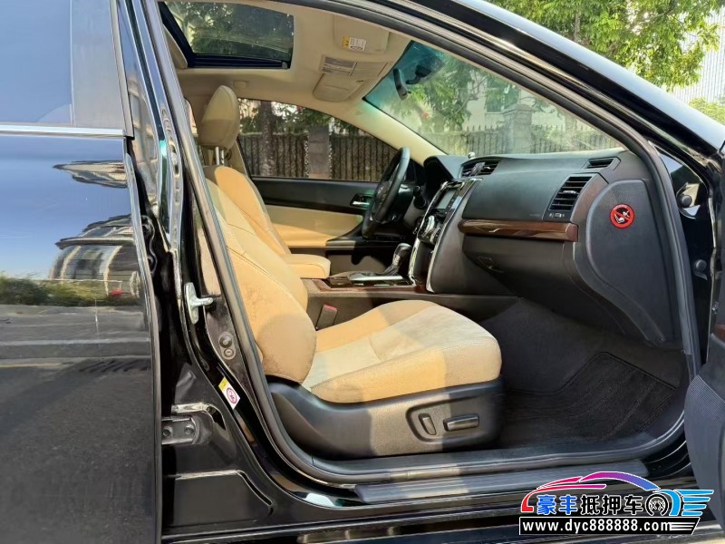 17年丰田锐志轿车抵押车出售