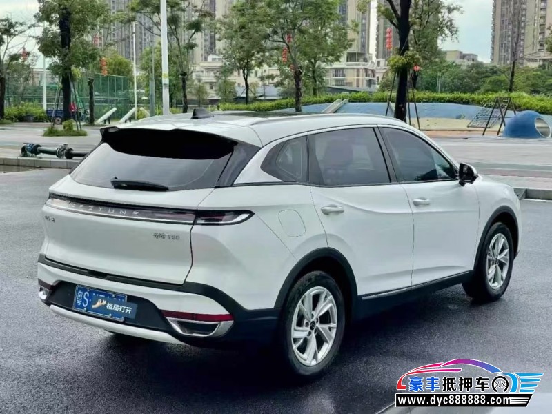 24年奔腾T90轿车抵押车出售