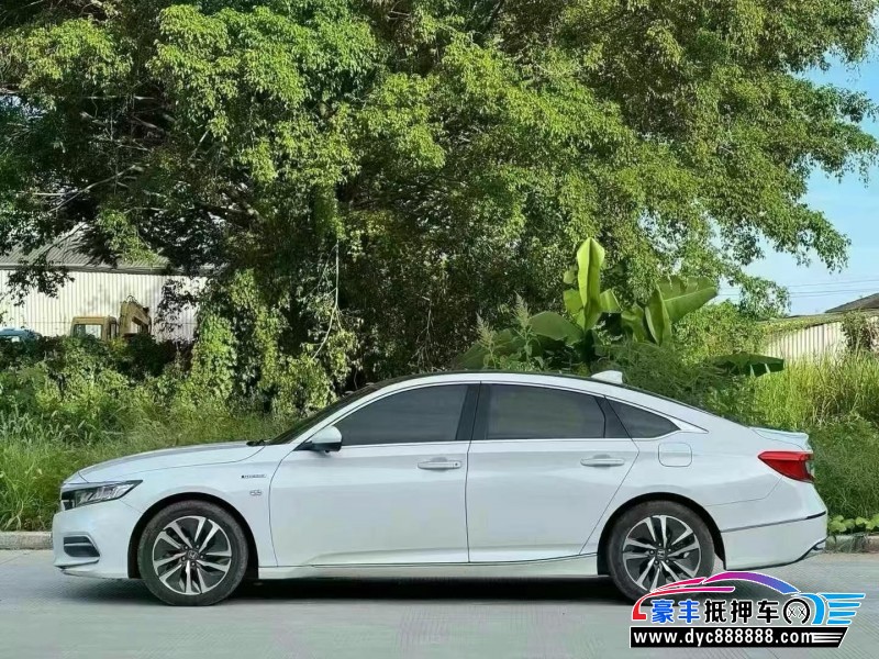 18年本田雅阁轿车抵押车出售