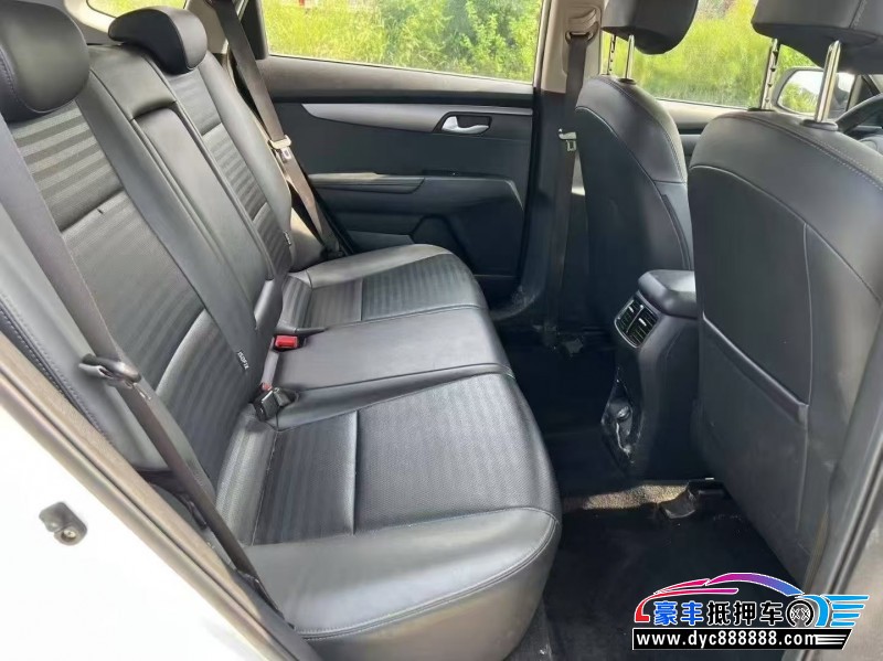 18年起亚智跑轿车抵押车出售