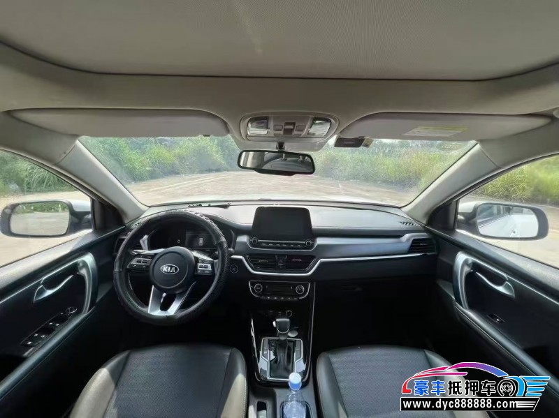 18年起亚智跑轿车抵押车出售