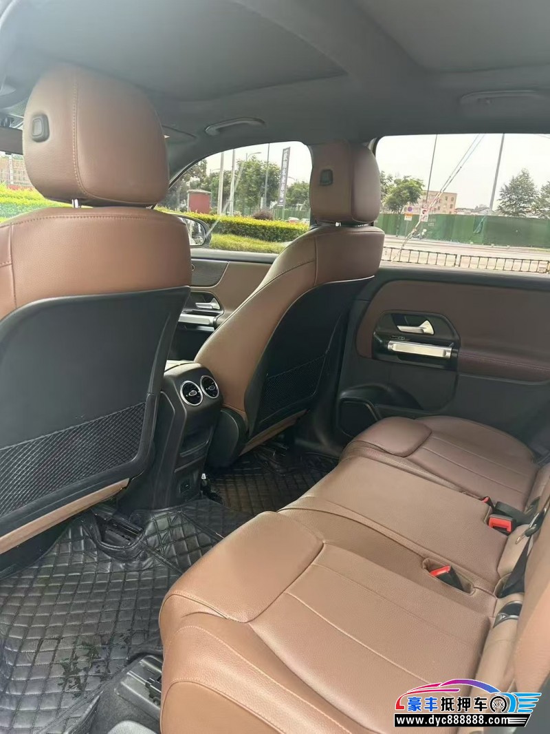 22年奔驰GLB轿车抵押车出售