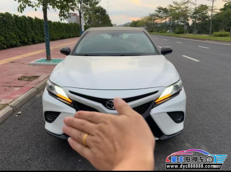 20年丰田凯美瑞轿车抵押车出售