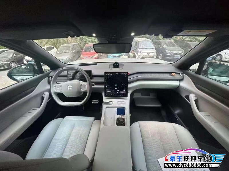 23年蔚来ES8轿车抵押车出售