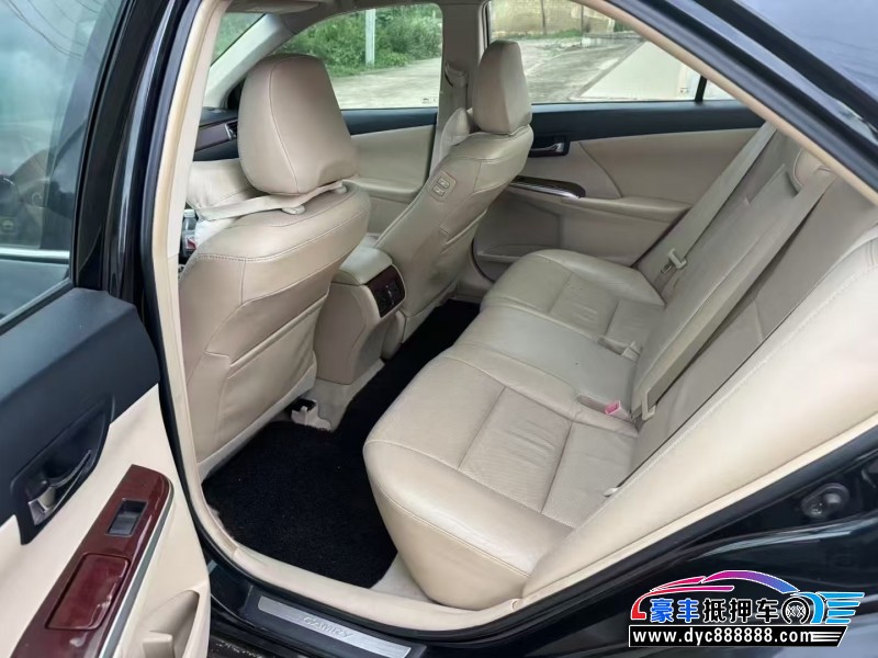 13年丰田凯美瑞轿车抵押车出售