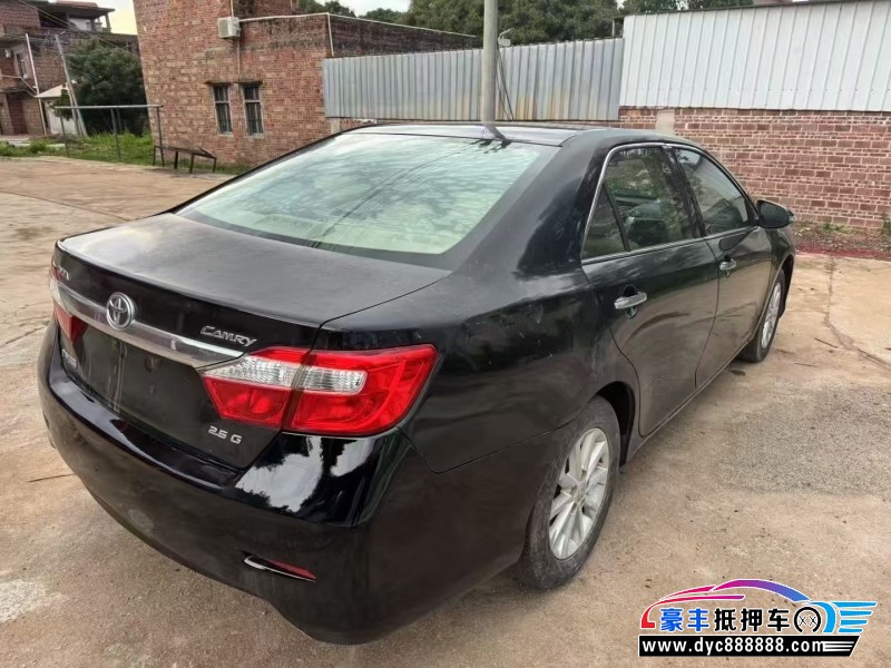 13年丰田凯美瑞轿车抵押车出售