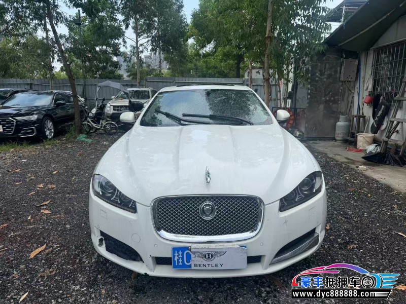 14年捷豹XF轿车抵押车出售