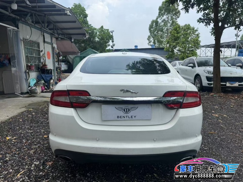 14年捷豹XF轿车抵押车出售