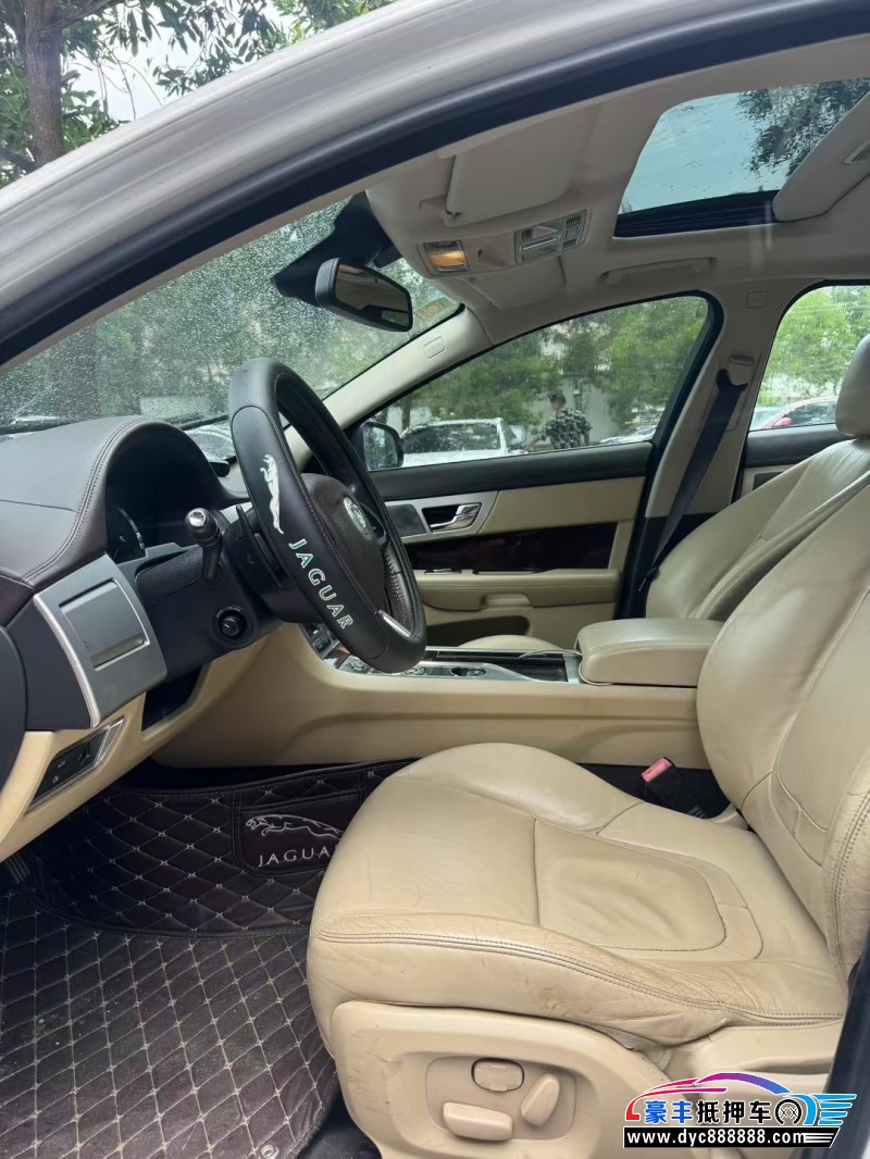 14年捷豹XF轿车抵押车出售