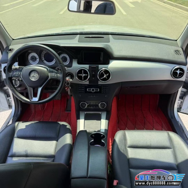 13年奔驰GLK轿车抵押车出售