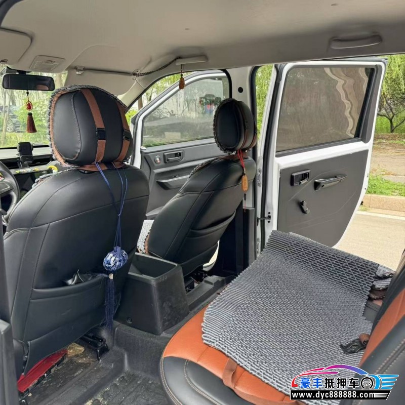 23年五菱汽车五菱宏光轿车抵押车出售