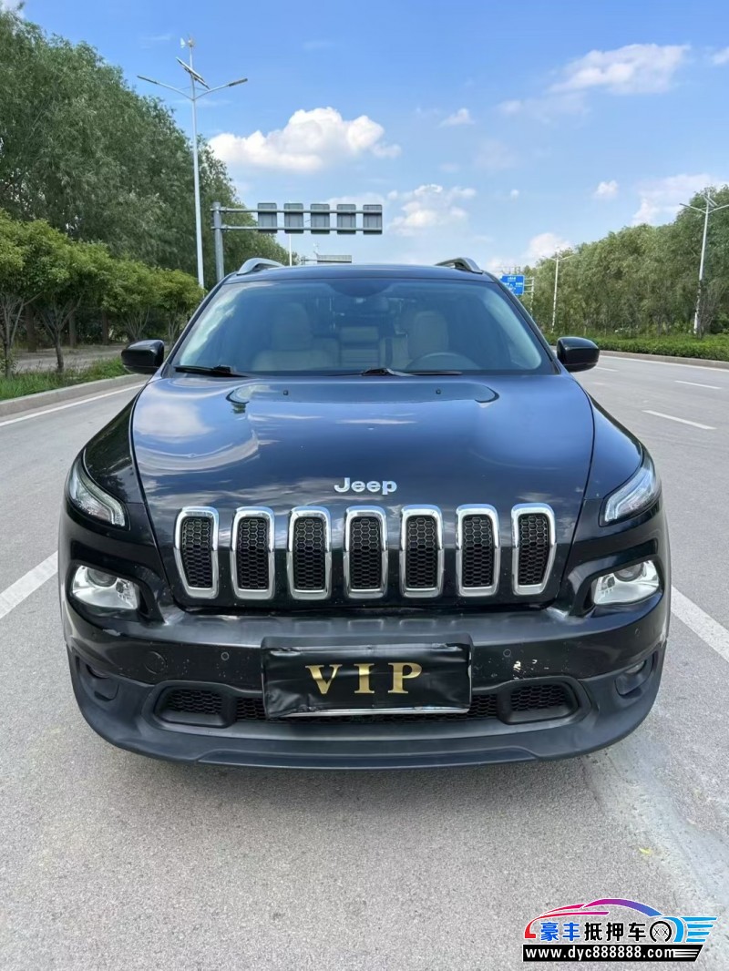 16年Jeep自由光轿车抵押车出售