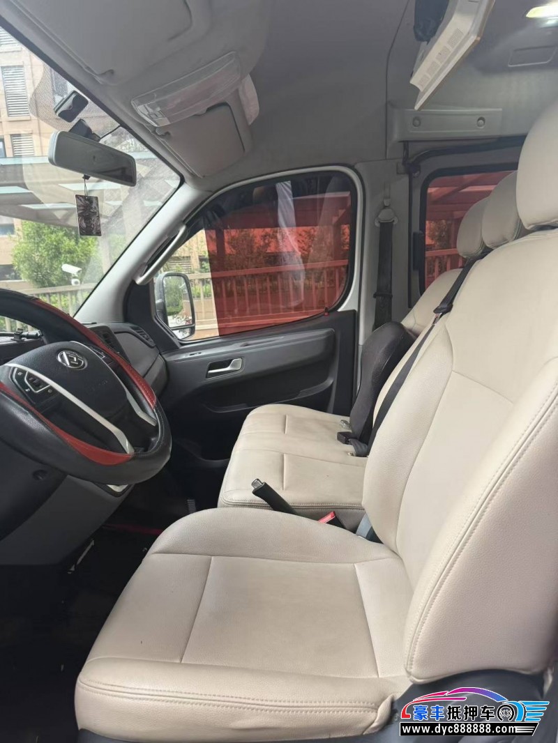 23年上汽大通V80轿车抵押车出售