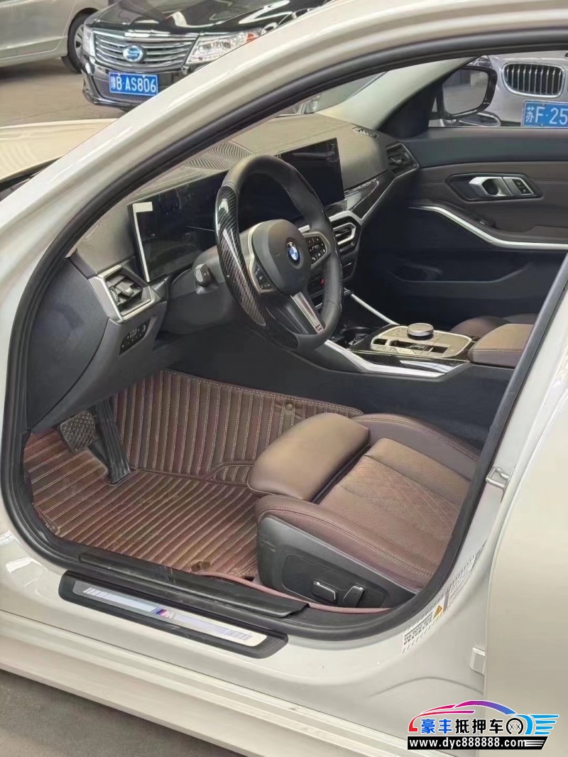 24年宝马3系轿车抵押车出售