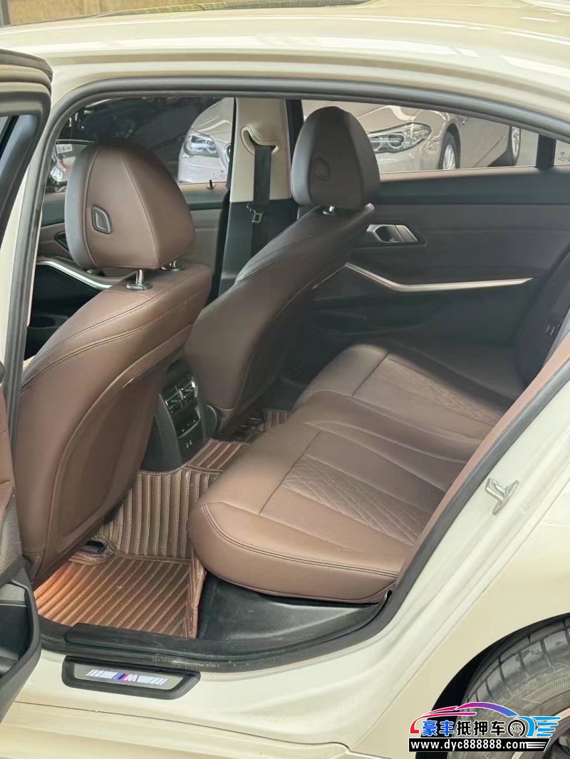 24年宝马3系轿车抵押车出售