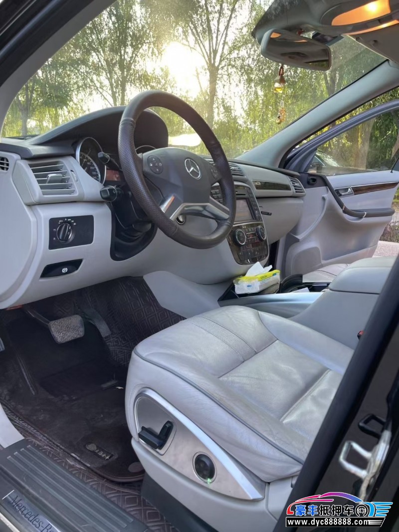 12年奔驰R轿车抵押车出售