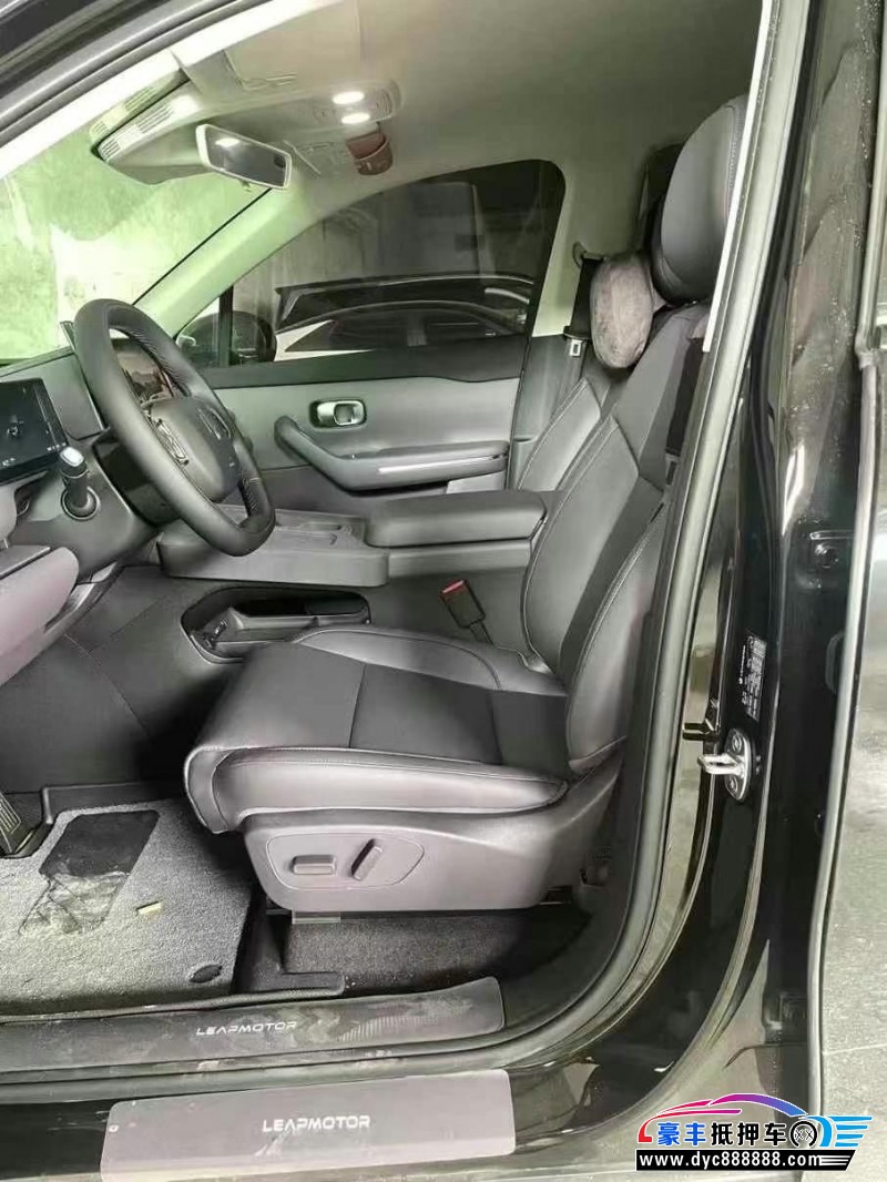 25年零跑C10轿车抵押车出售